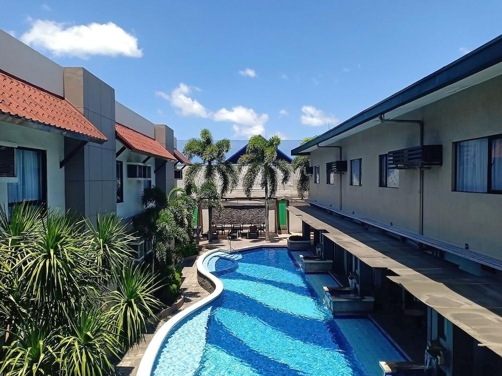 Circle Inn Hotel And Suites Bacolod Ngoại thất bức ảnh