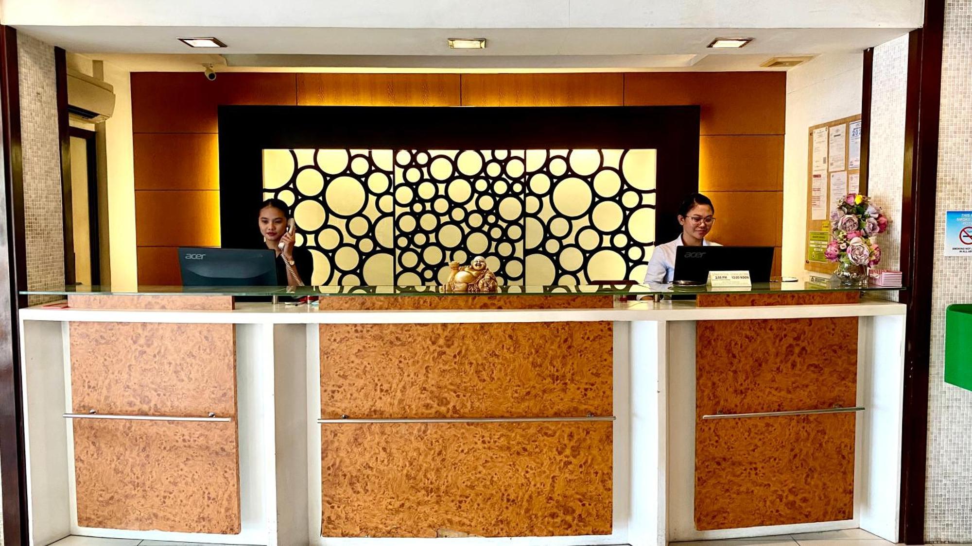 Circle Inn Hotel And Suites Bacolod Ngoại thất bức ảnh