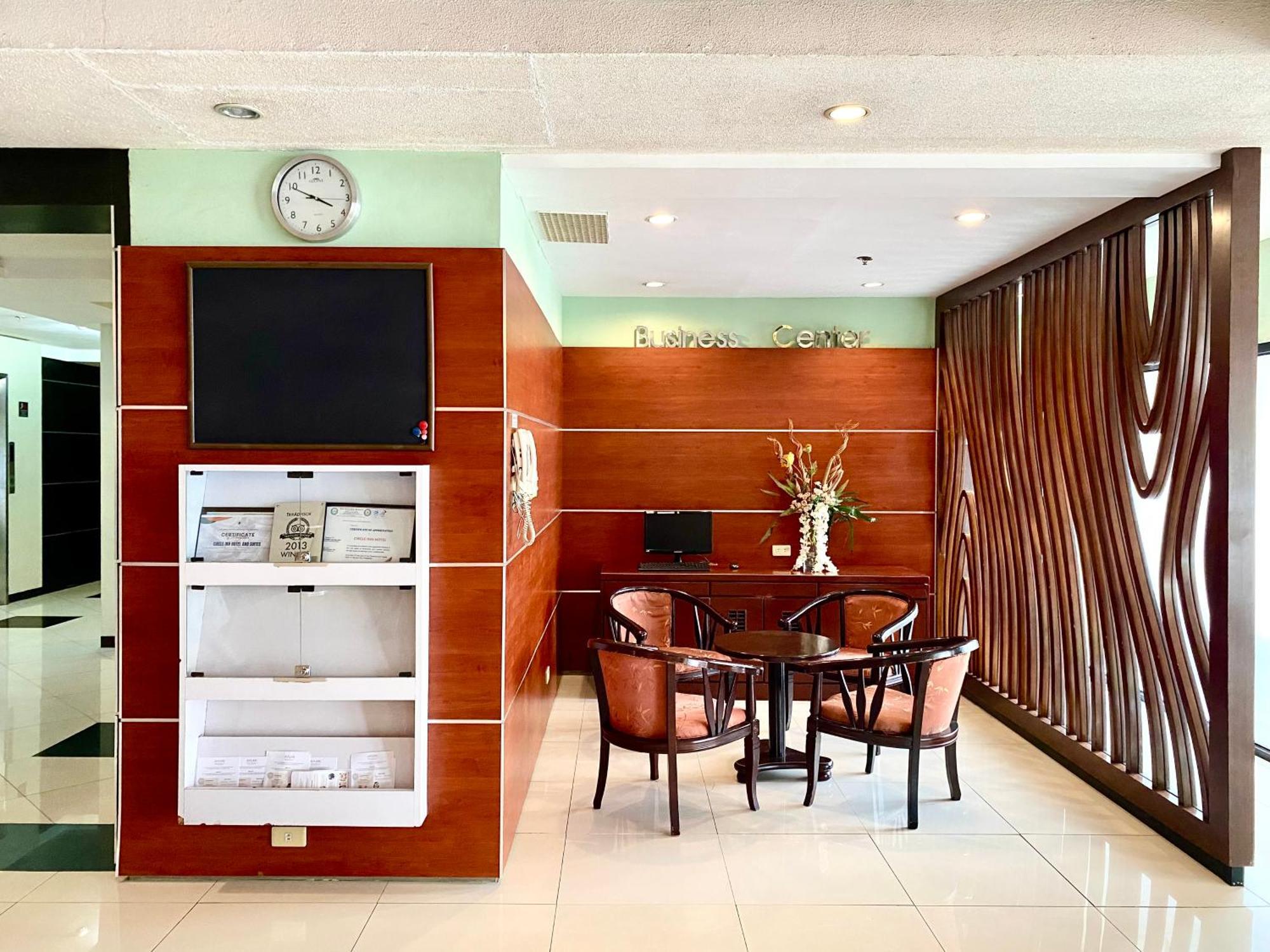 Circle Inn Hotel And Suites Bacolod Ngoại thất bức ảnh