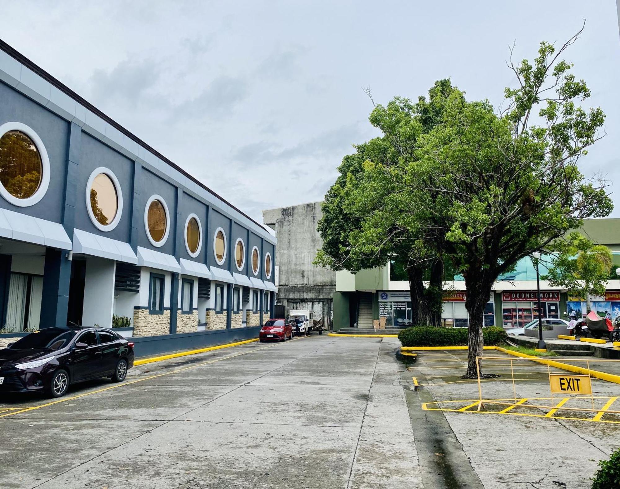 Circle Inn Hotel And Suites Bacolod Ngoại thất bức ảnh