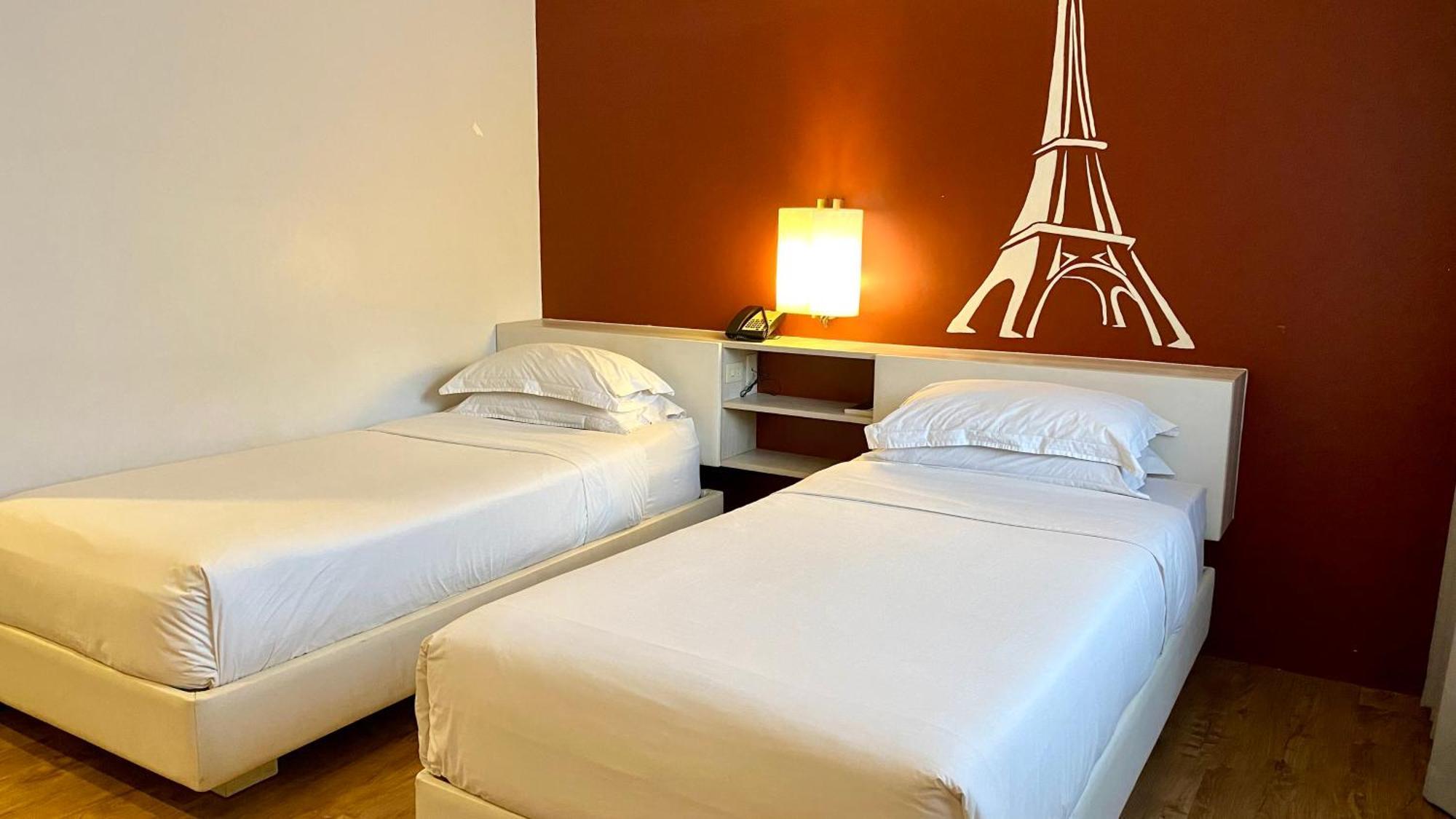 Circle Inn Hotel And Suites Bacolod Ngoại thất bức ảnh