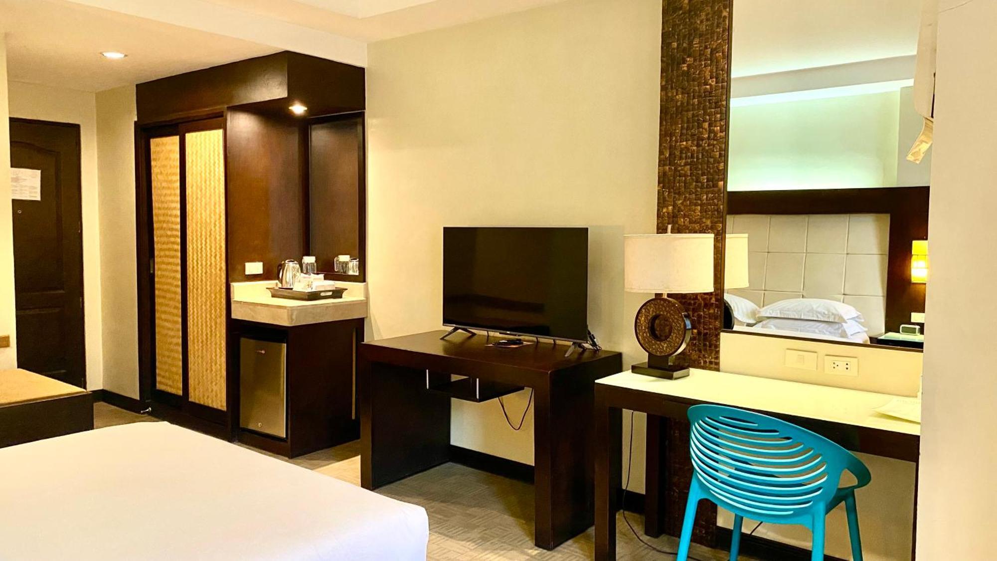 Circle Inn Hotel And Suites Bacolod Ngoại thất bức ảnh