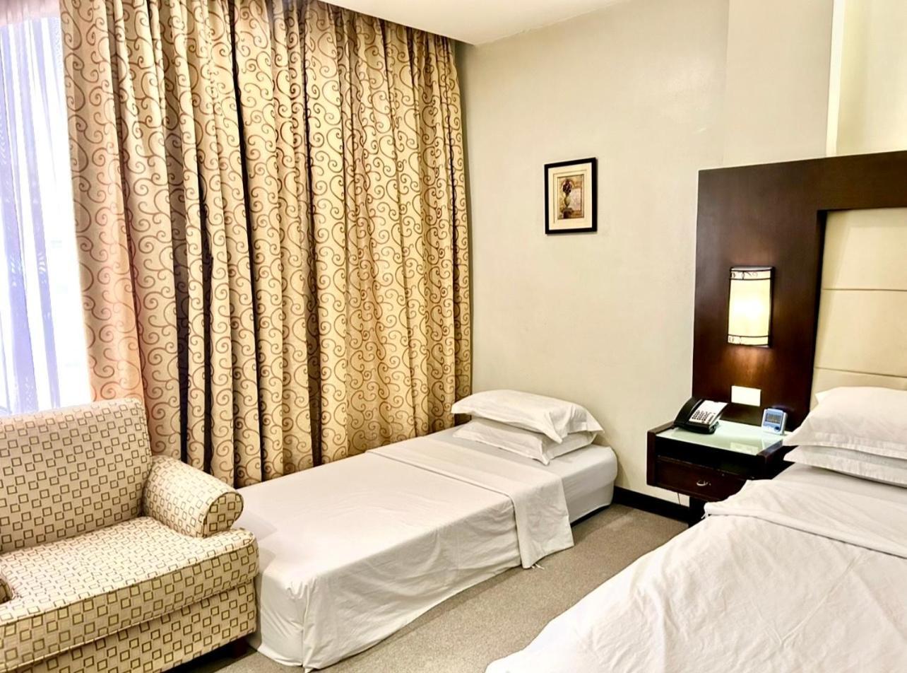 Circle Inn Hotel And Suites Bacolod Ngoại thất bức ảnh
