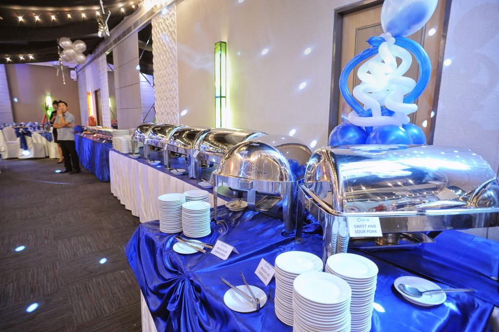 Circle Inn Hotel And Suites Bacolod Ngoại thất bức ảnh