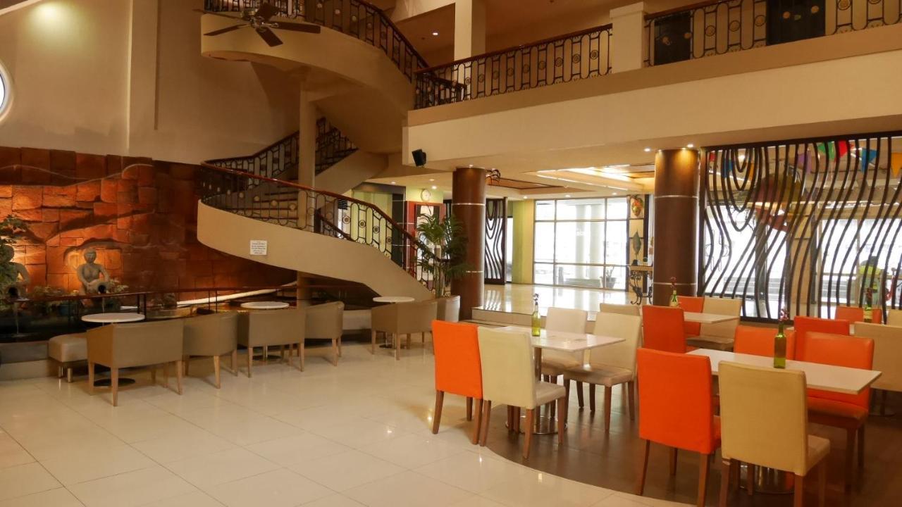 Circle Inn Hotel And Suites Bacolod Ngoại thất bức ảnh