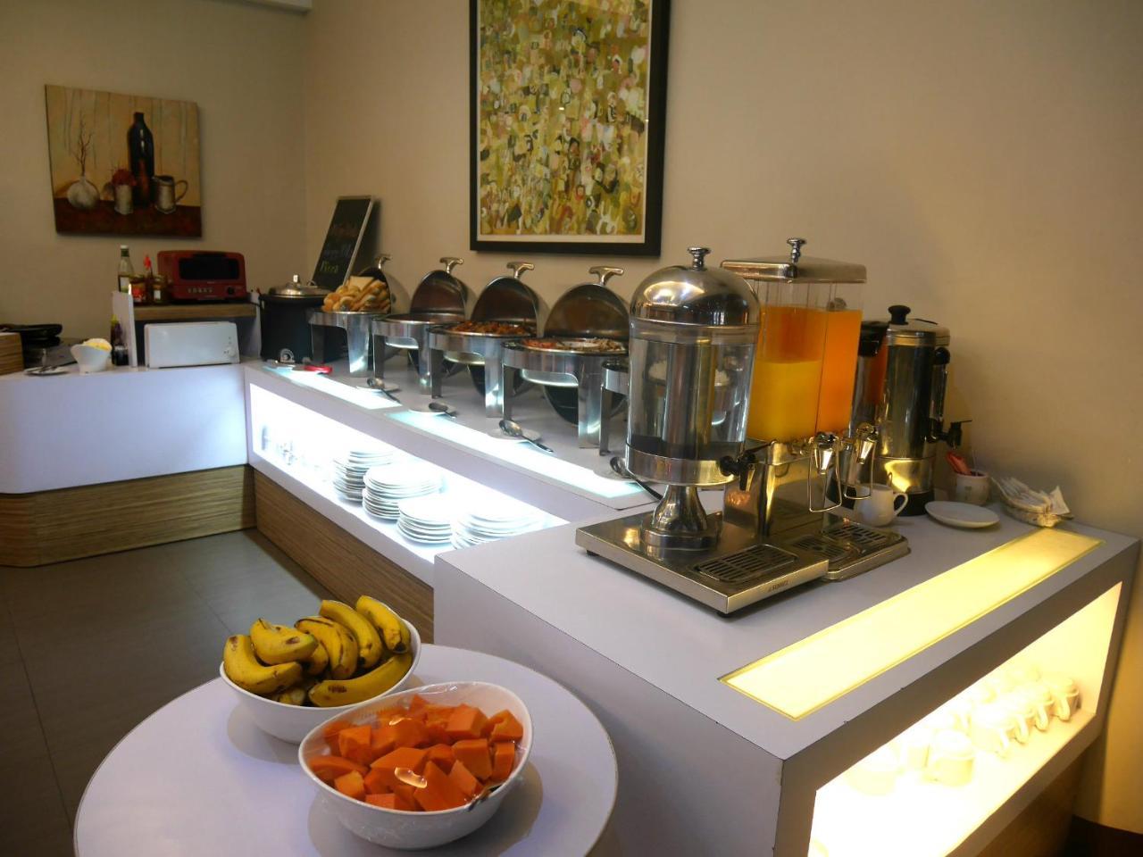 Circle Inn Hotel And Suites Bacolod Ngoại thất bức ảnh