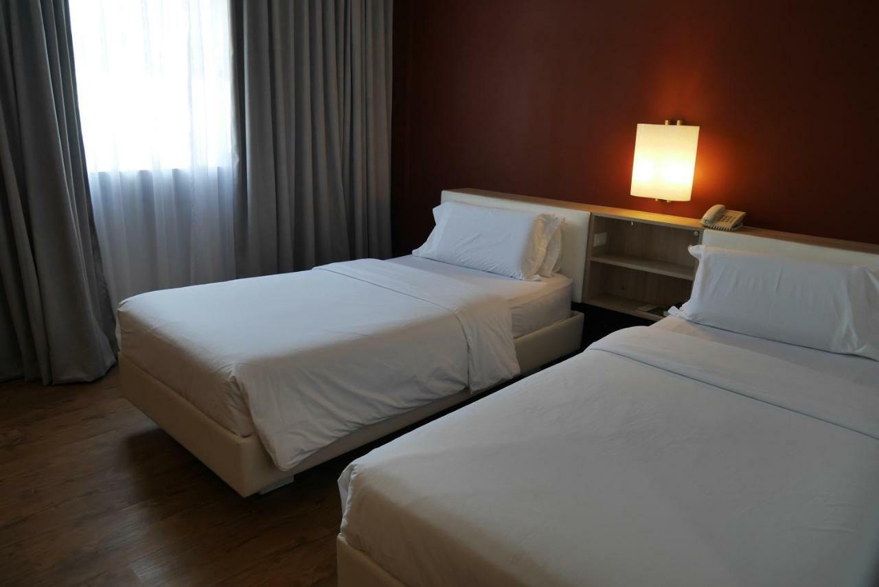 Circle Inn Hotel And Suites Bacolod Ngoại thất bức ảnh