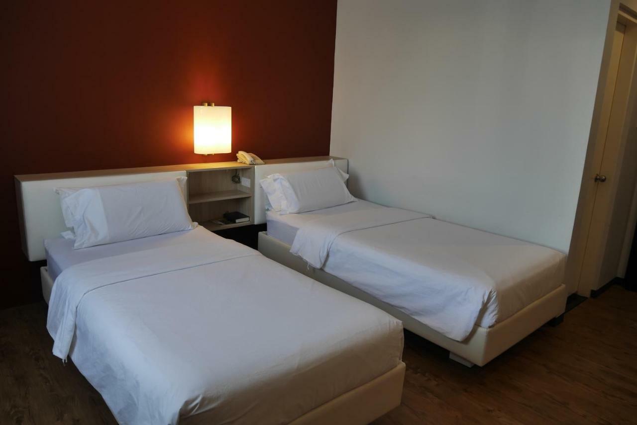 Circle Inn Hotel And Suites Bacolod Ngoại thất bức ảnh